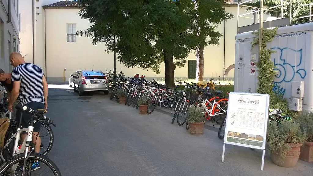 Hotel John B .&B. Lucca