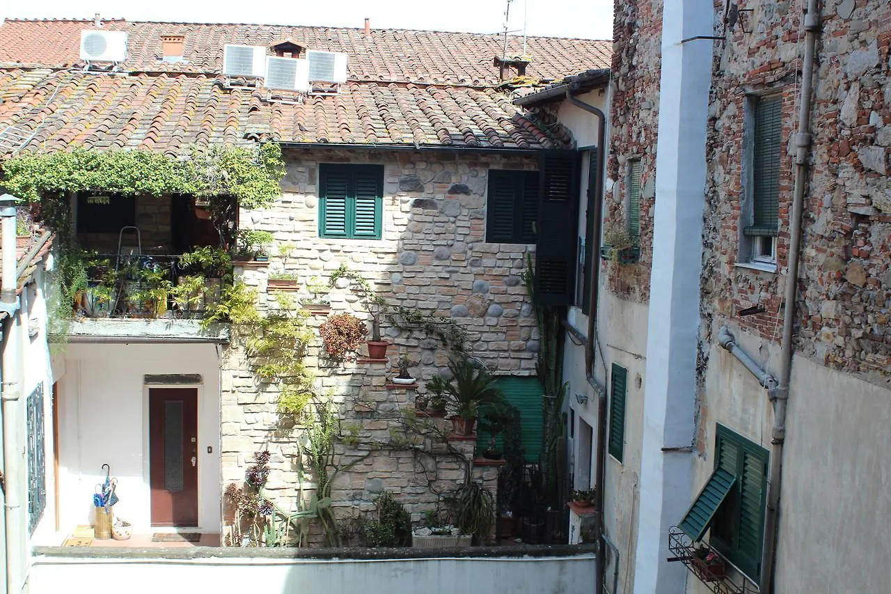 Hotel John B .&B. Lucca